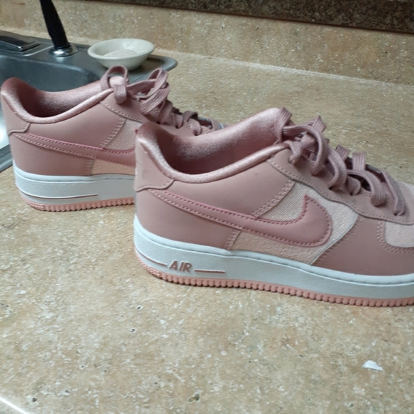 Nike 7 - Picture 2 of 4